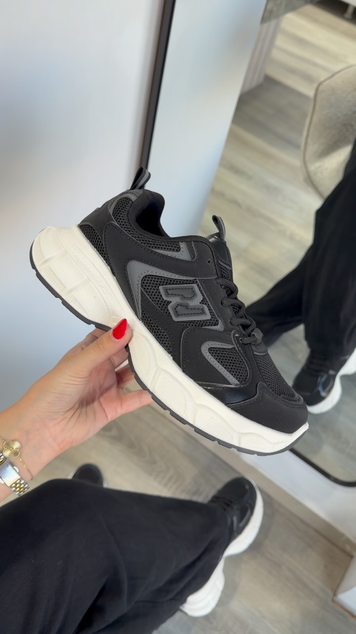 Atlete New Balance të zeza me shollë të bardhë – porositpatika