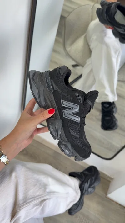 Atlete New Balance të zeza