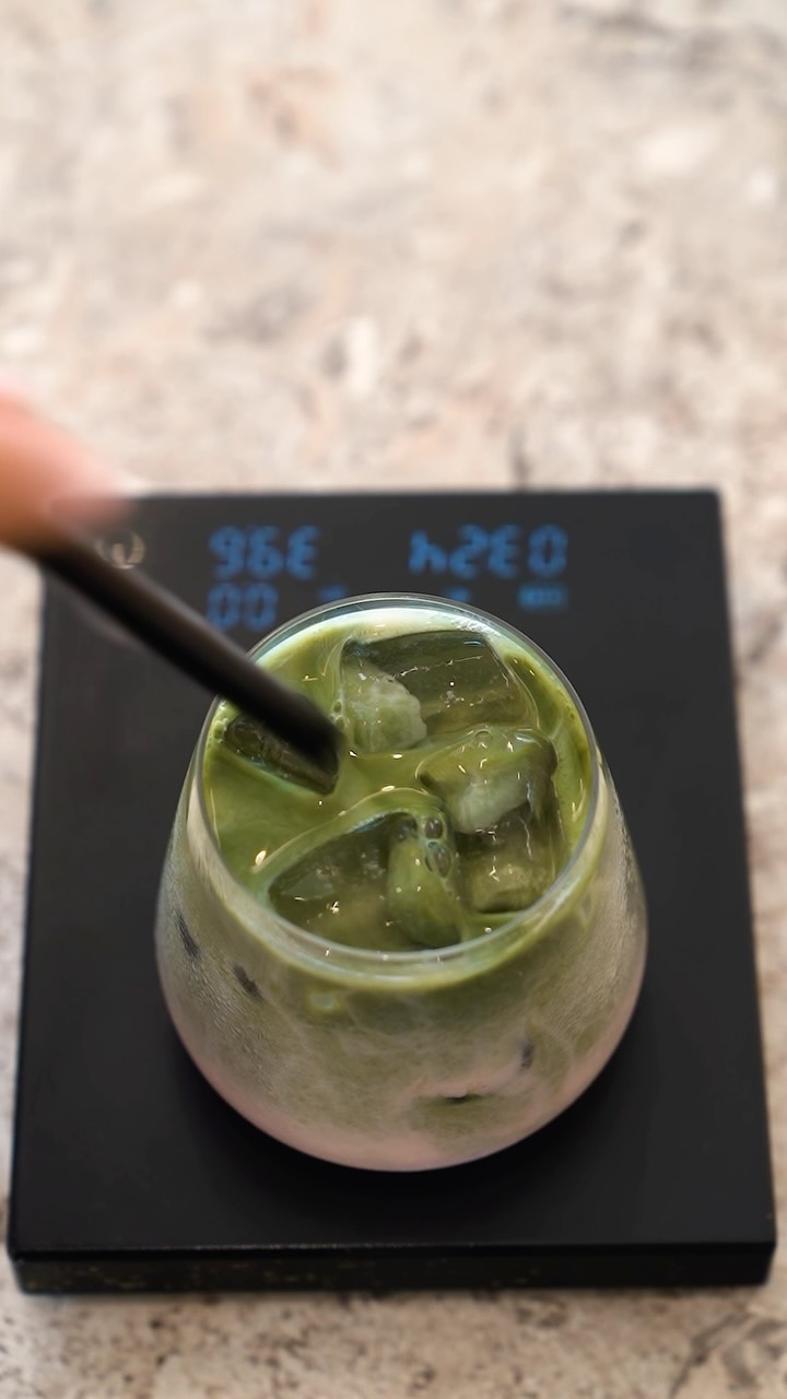 Matcha me luleshtrydhe me akull – Pristine Pour - Specialty Coffee Roasters