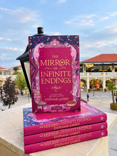 Libri The Mirror of Infinite Endings nga Stephanie Garber