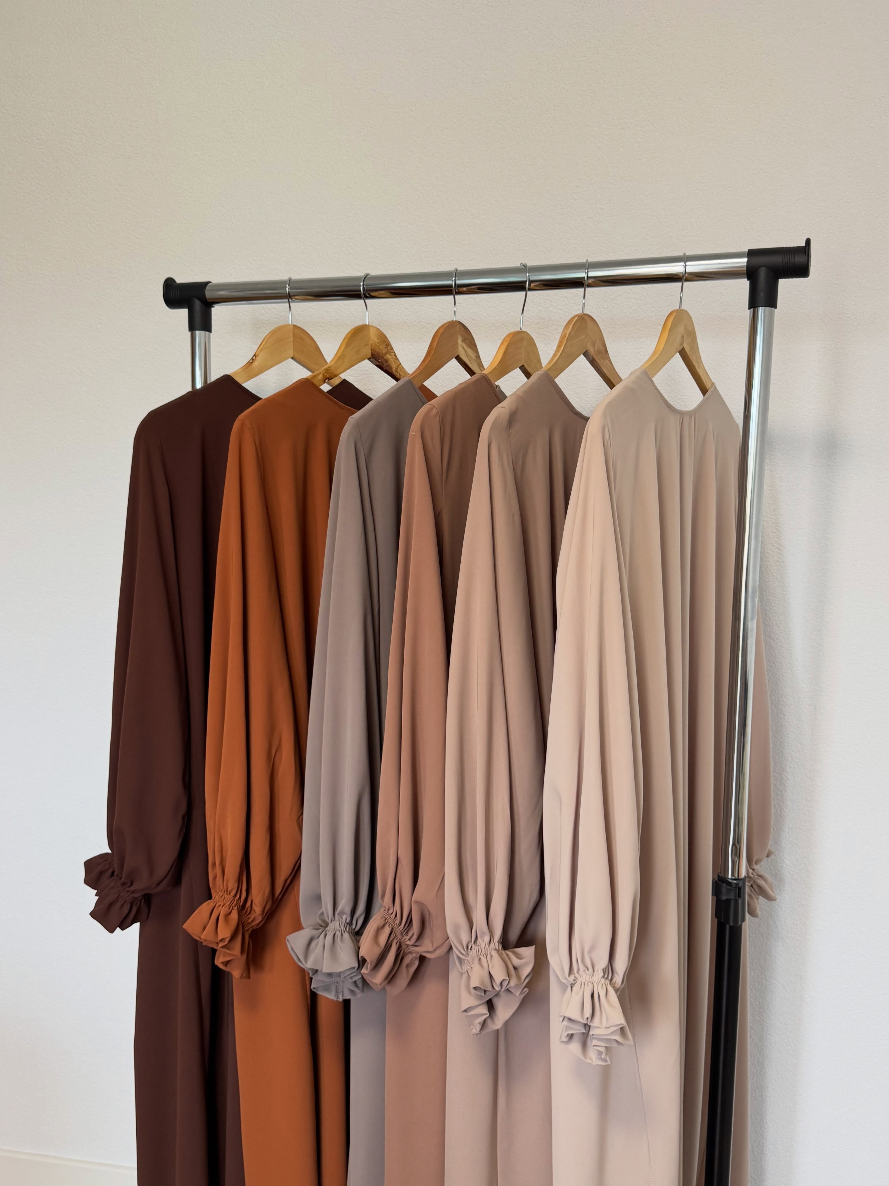 Abaya me mëngë të mbledhura në disa ngjyra – PURE MODESTY