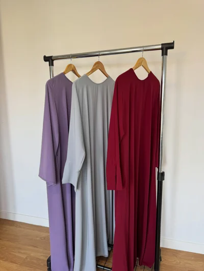 Abaya në vjollcë, gri dhe bordo