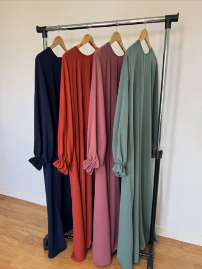 Abaya me mëngë të mbledhura në katër ngjyra