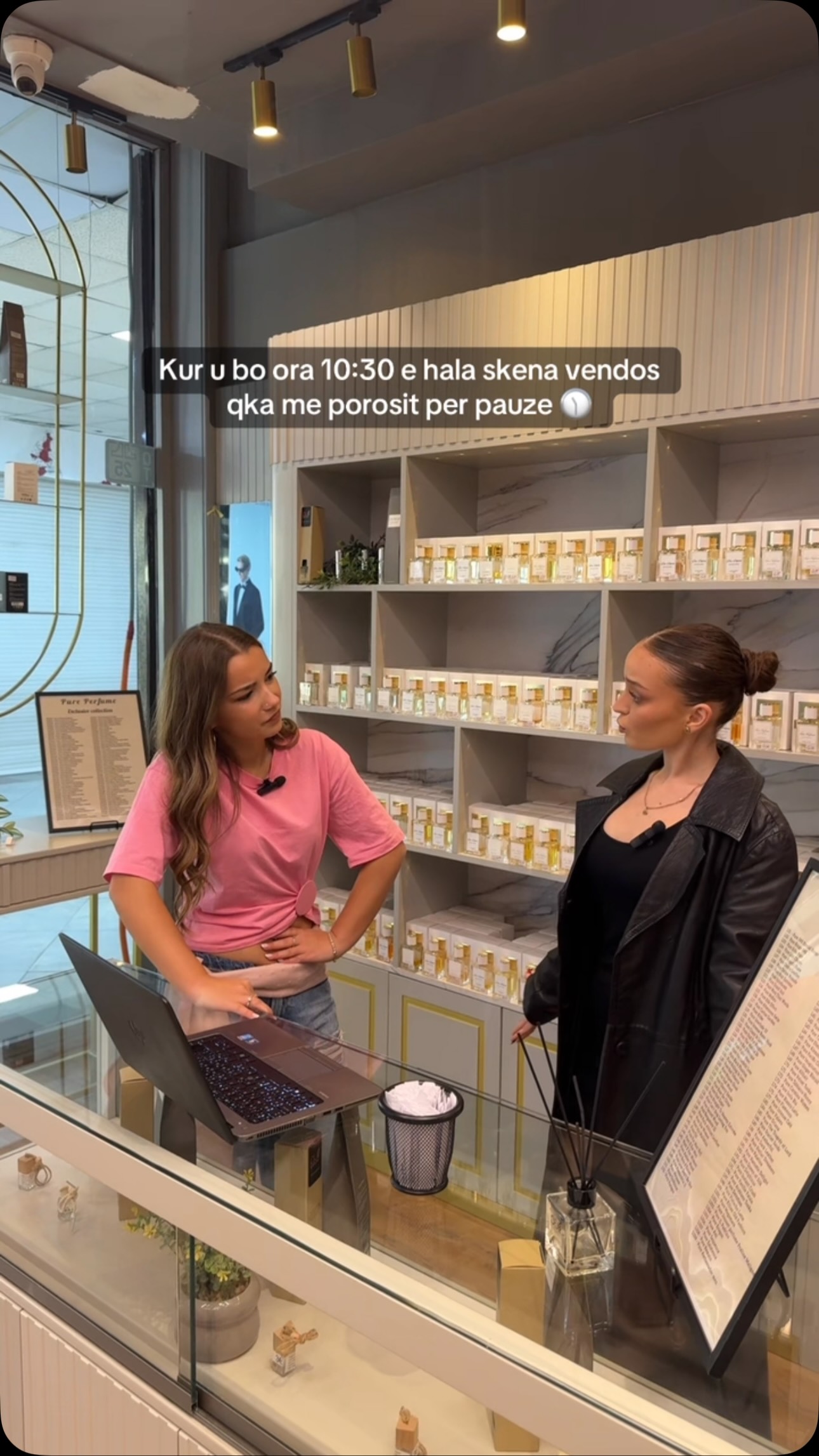 Video humoristike për pauzën në parfumeri – PURE PERFUME