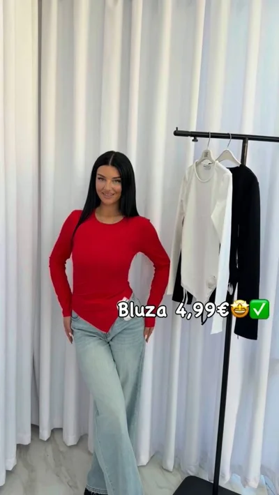 Bluzë femrash e kuqe me mëngë të gjata