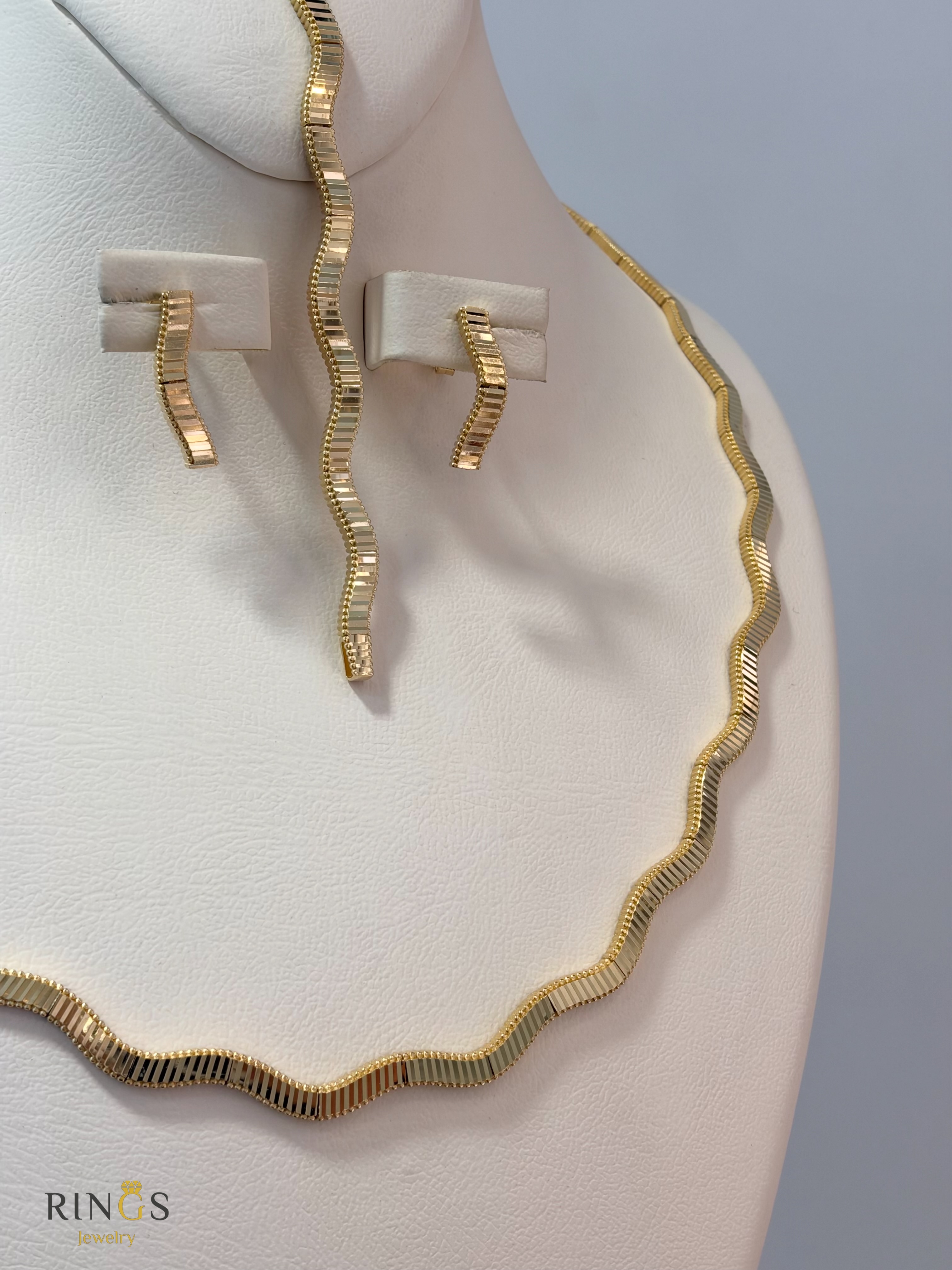 Set ari me gjerdan të valëzuar dhe vathë – 𝑹𝑰𝑵𝑮𝑺 𝑱𝒆𝒘𝒆𝒍𝒓𝒚 (2)