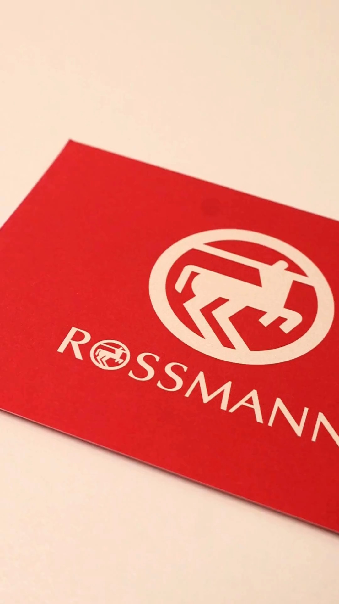 Dhuratë mirënjohjeje për punonjësit në zarf të kuq – Rossmann Kosova