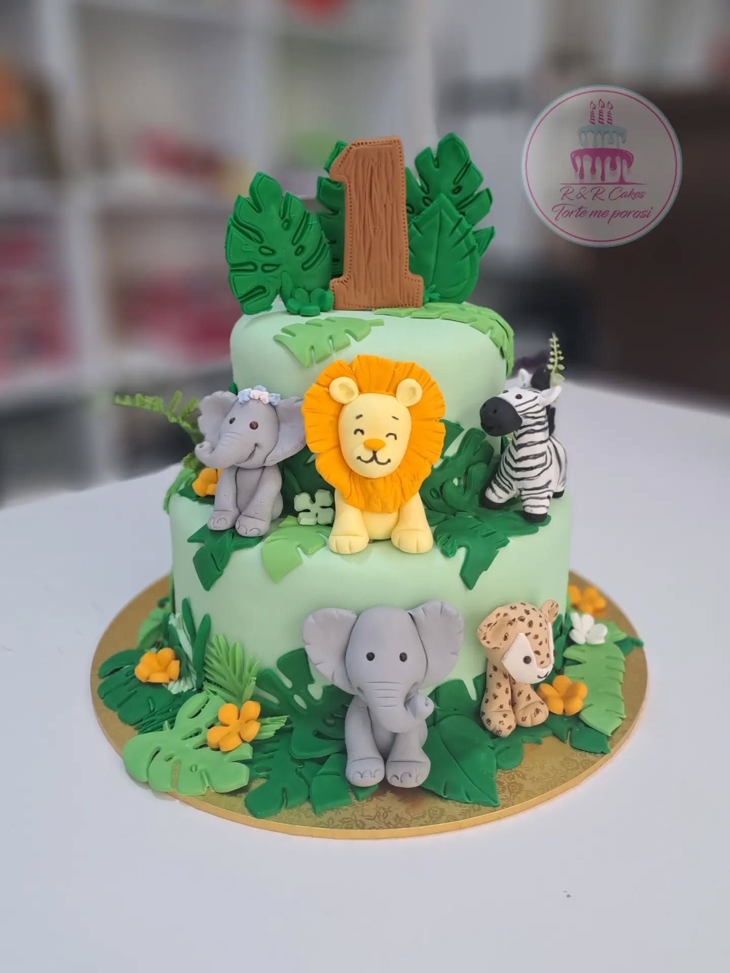 Tortë me kafshë xhungle për ditëlindjen e parë – R-R Cakes - Torte me porosi