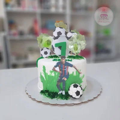 Tortë ditëlindjeje me temë futbolli