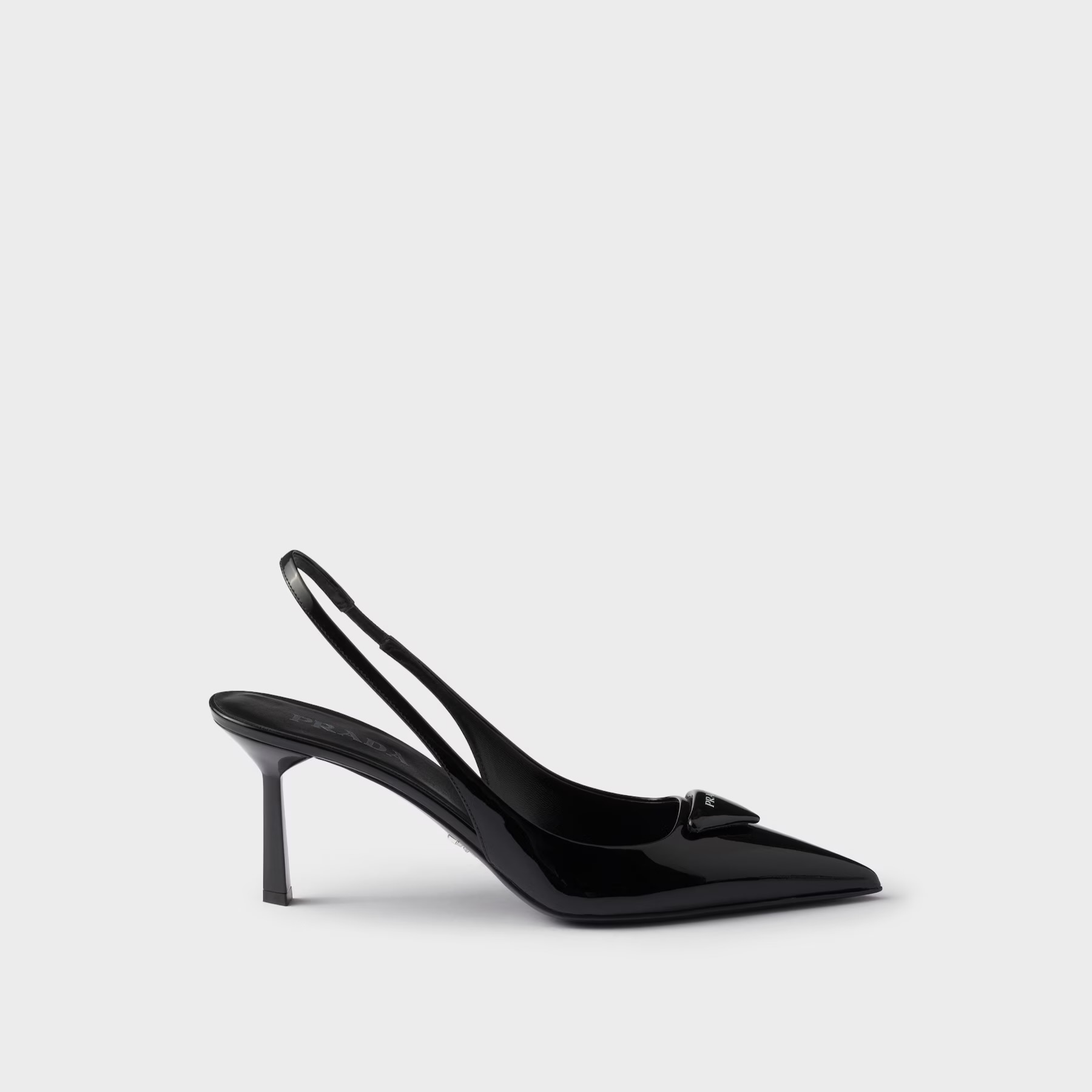 Këpucë Prada me lustër dhe rrip prapa – runway boutique (2)