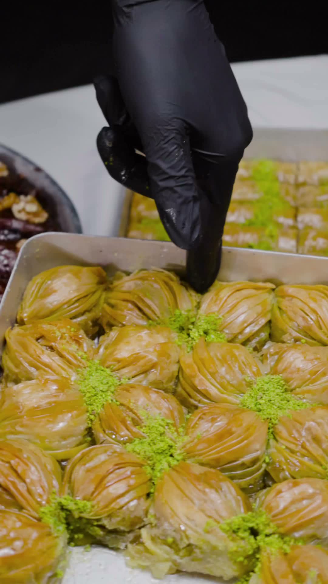 Bakllava krokante me fëstëk – S A R A Y   S W E E T S