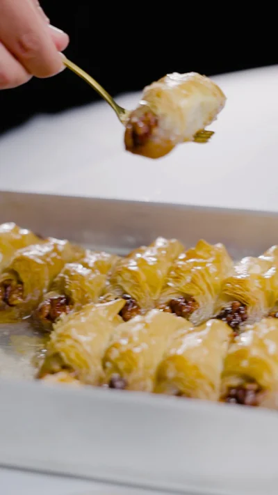 Bakllava Kelebek në tepsi