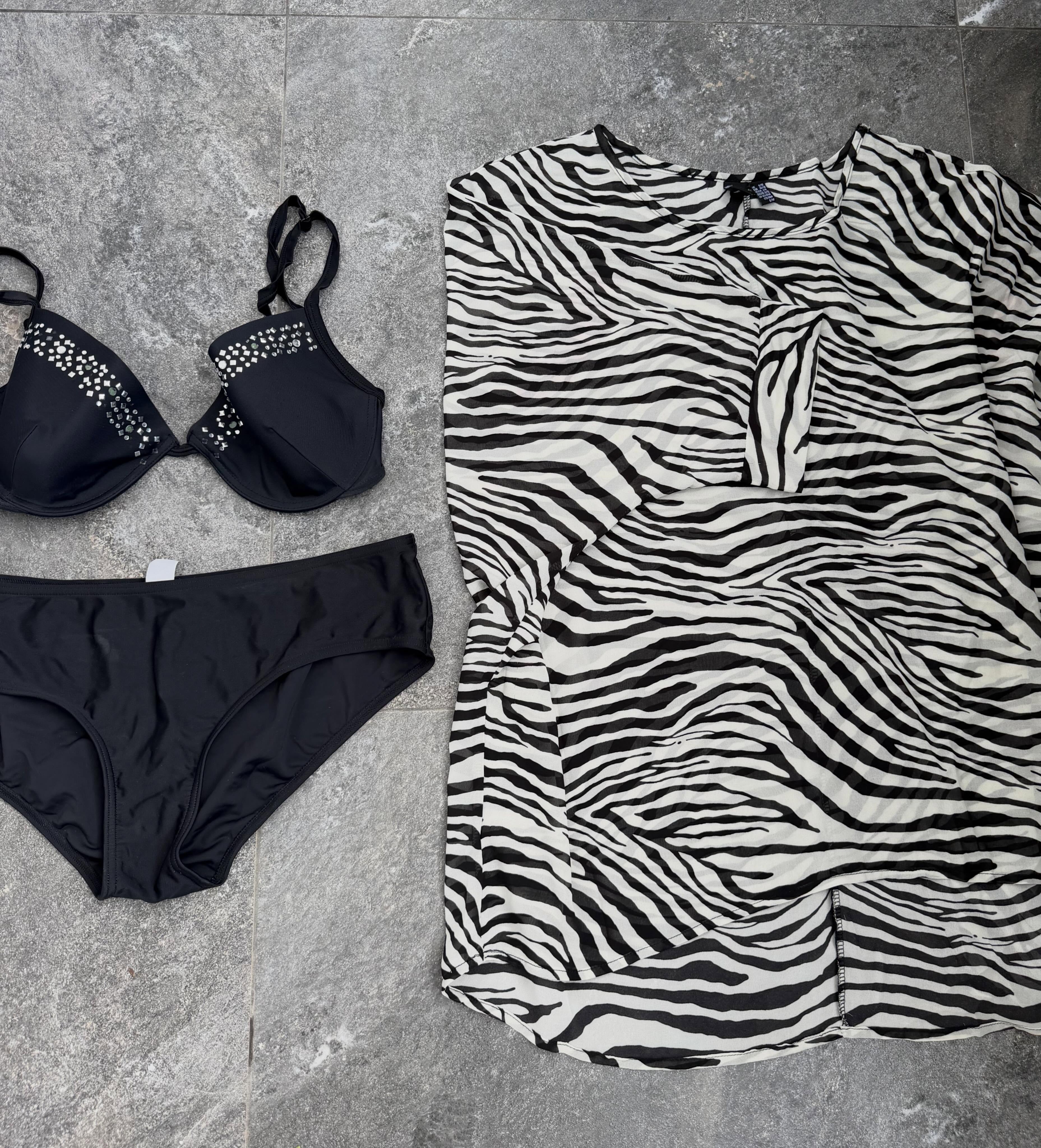 Bikini dhe tunikë e bardhë plazhi – Second Store | Mitrovicë (3)