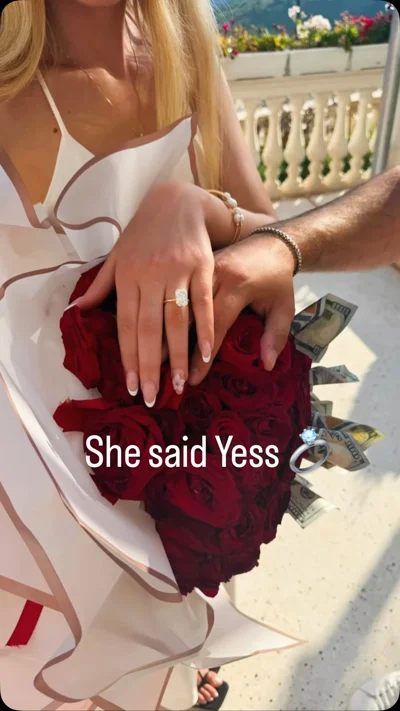 Buqetë me trëndafila të kuq për fejesë