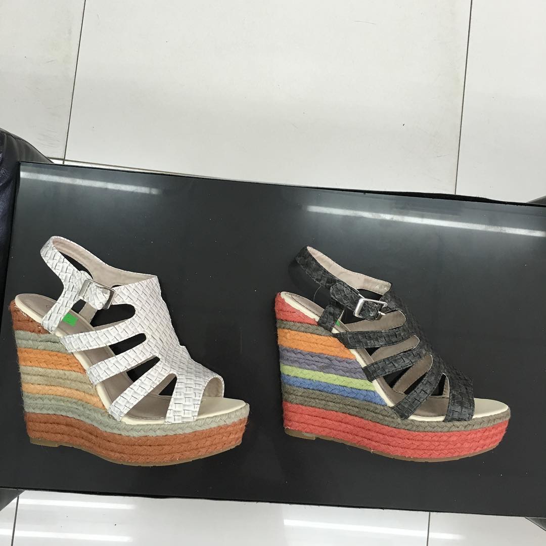 Sandale femrash me platformë shumëngjyrëshe – eDD