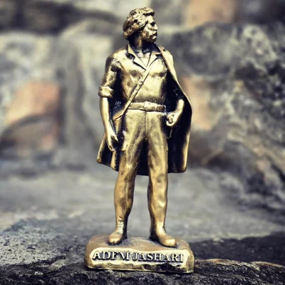 Statujë suvenir Adem Jashari