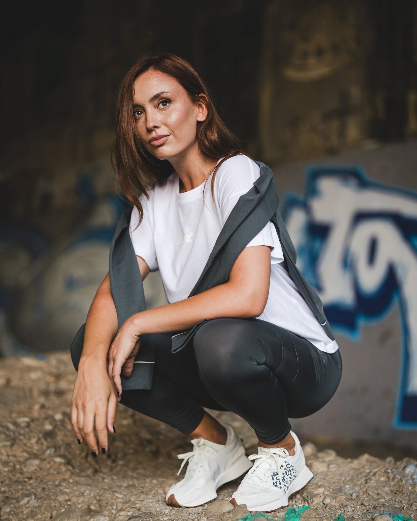 Maicë e bardhë dhe tajca të zeza për femra – Sport Reality Kosova