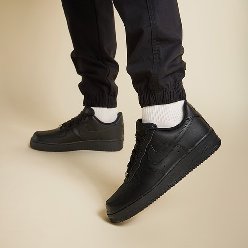 Atlete Nike Air Force 1 të zeza – Sport Store Prishtina