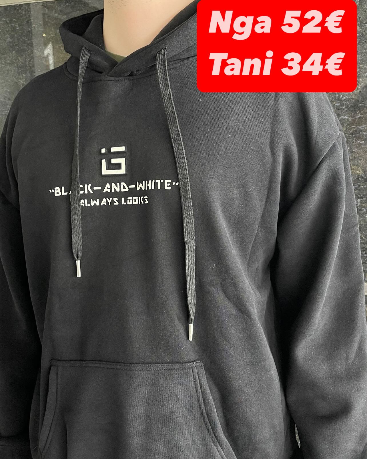 Duks gri i errët me kapuç dhe mbishkrim – Sport Store Prishtina