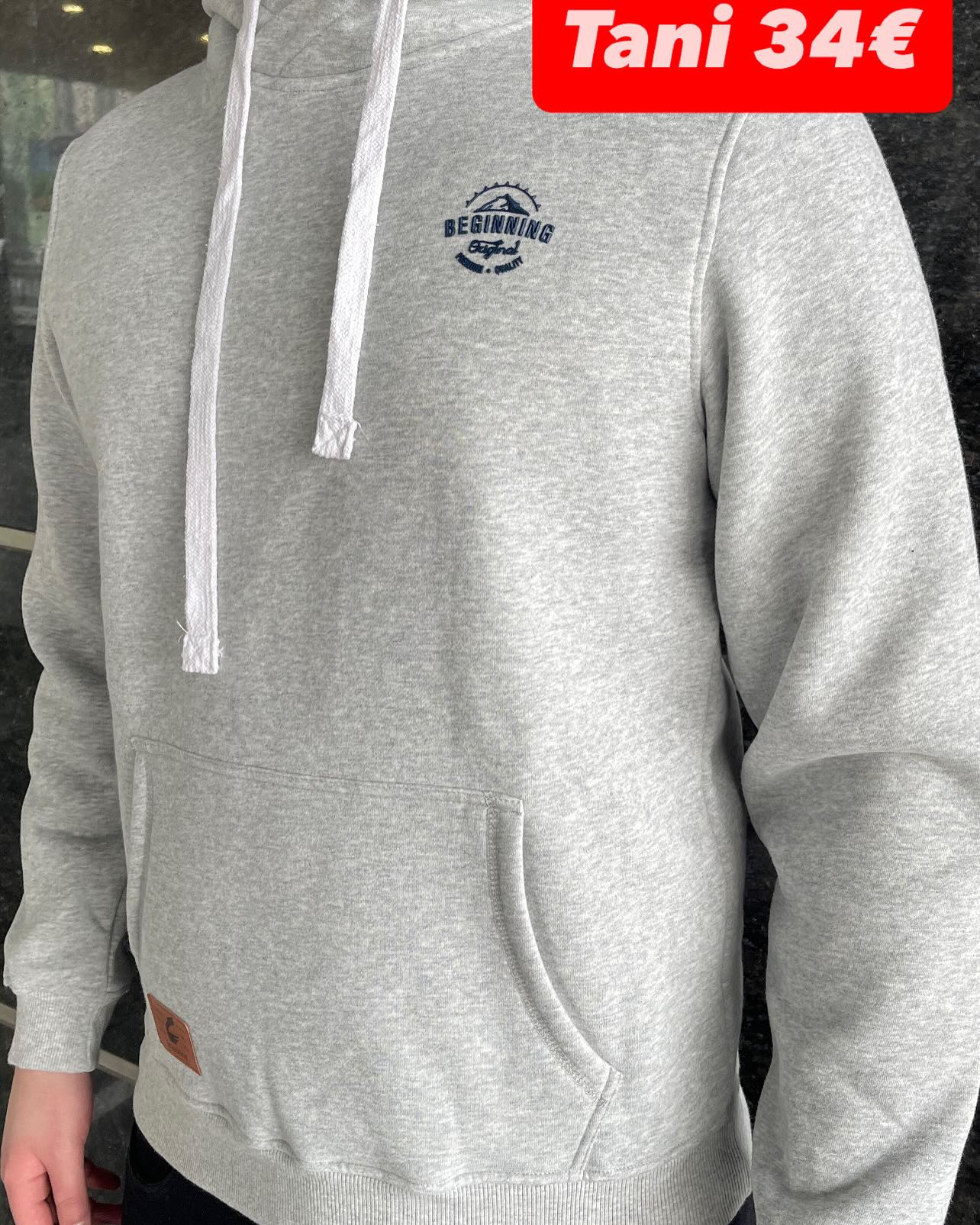 Duks gri i errët me kapuç dhe mbishkrim – Sport Store Prishtina (3)