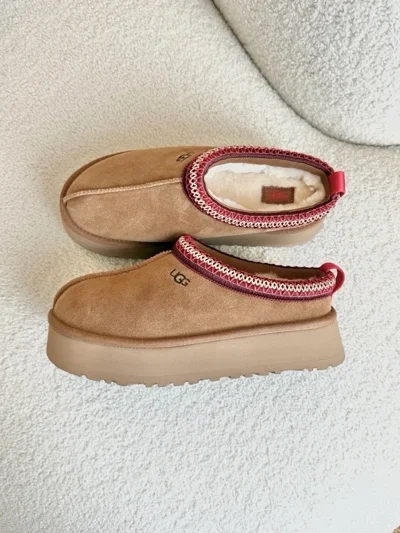 Pantofla UGG Tazz me platformë