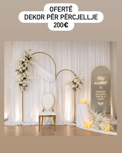 Dekor për përcjellje me harqe dhe karrige