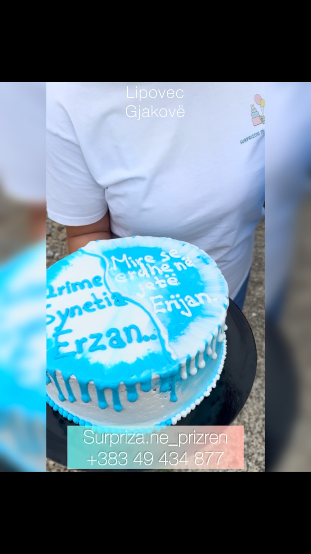 Tortë e kaltër ditëlindjeje për nipat – Surpriza në Prizren