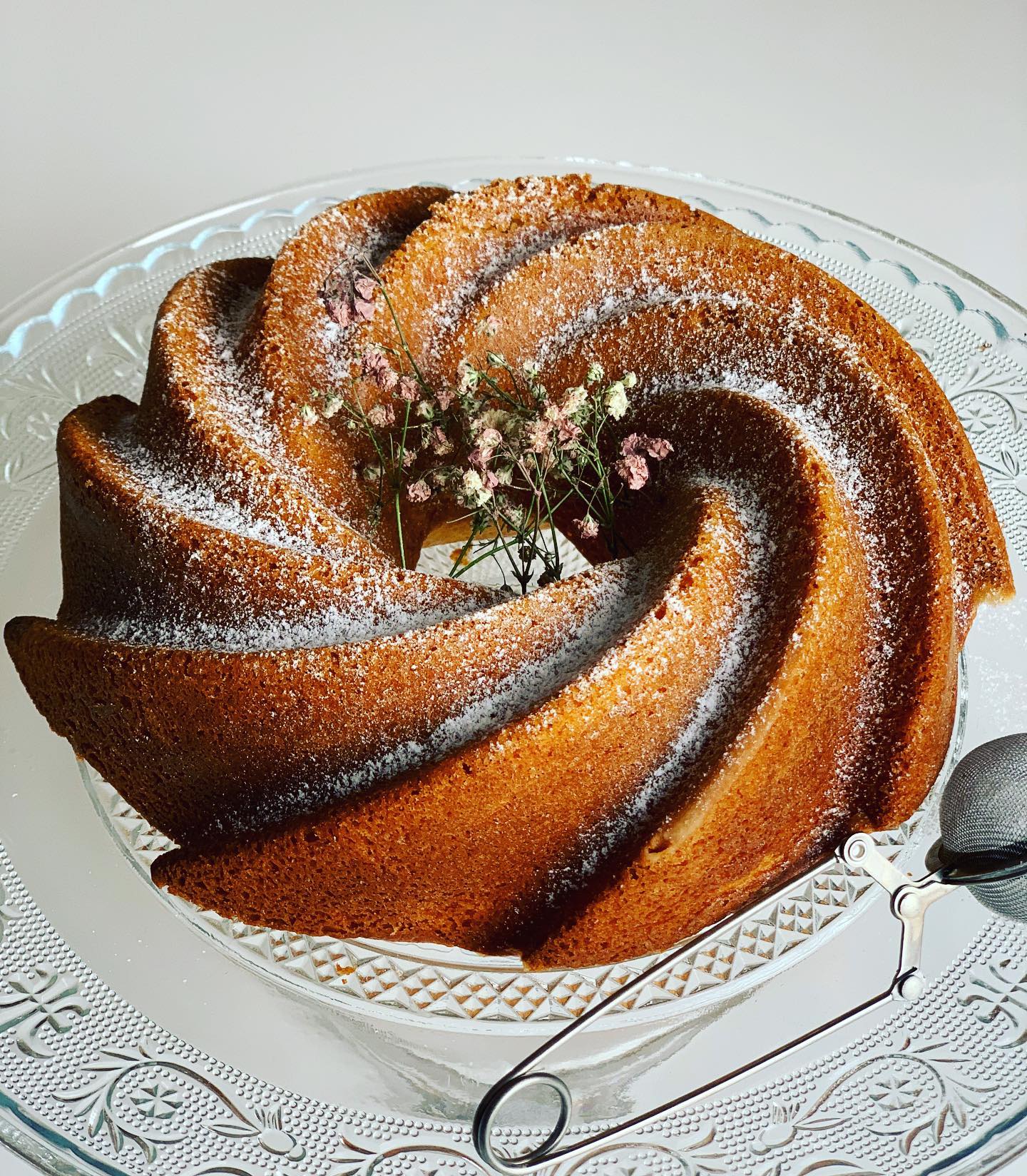 Kek bundt me sheqer pluhur – Sweet Little Somethings