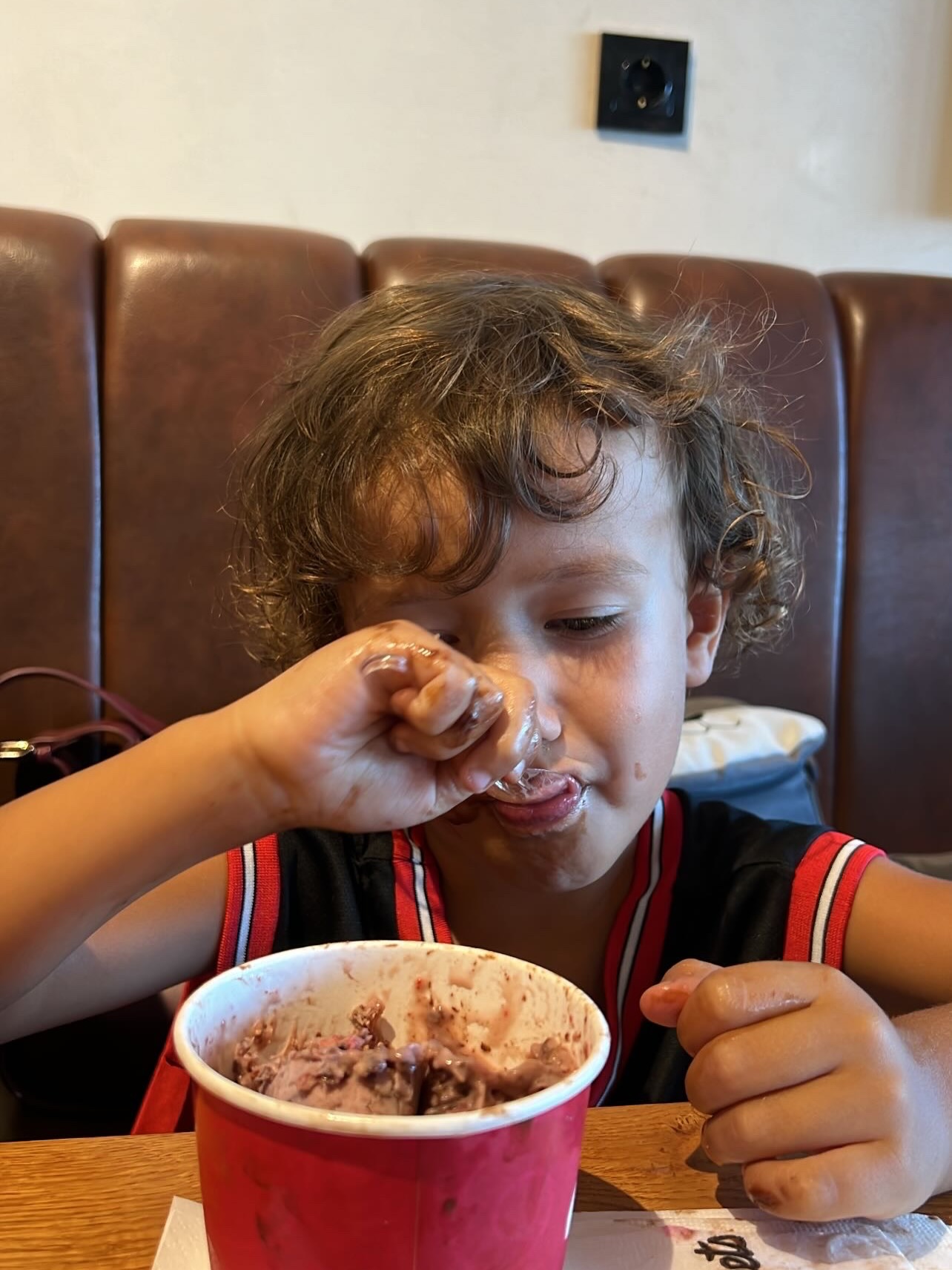 Akullore me Nutella, Kinder Bueno dhe mjedra – Tai Sweets
