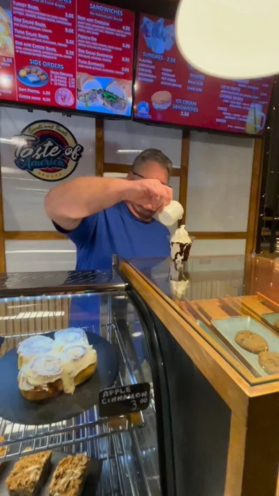 Salcë Hot Fudge e bërë në shtëpi