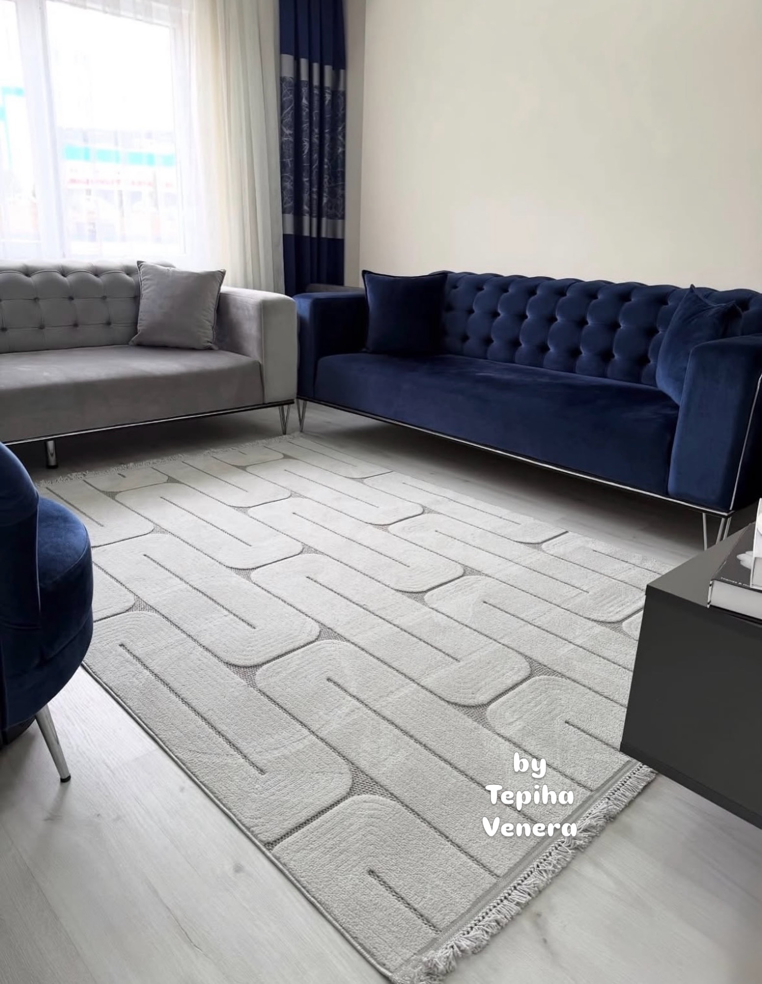 Tepih gri i çelët me motive gjeometrike – Tepiha, Tepisona & PVC