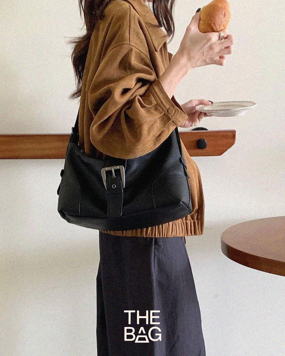 Çantë supi e zezë me tokëz – The Bag
