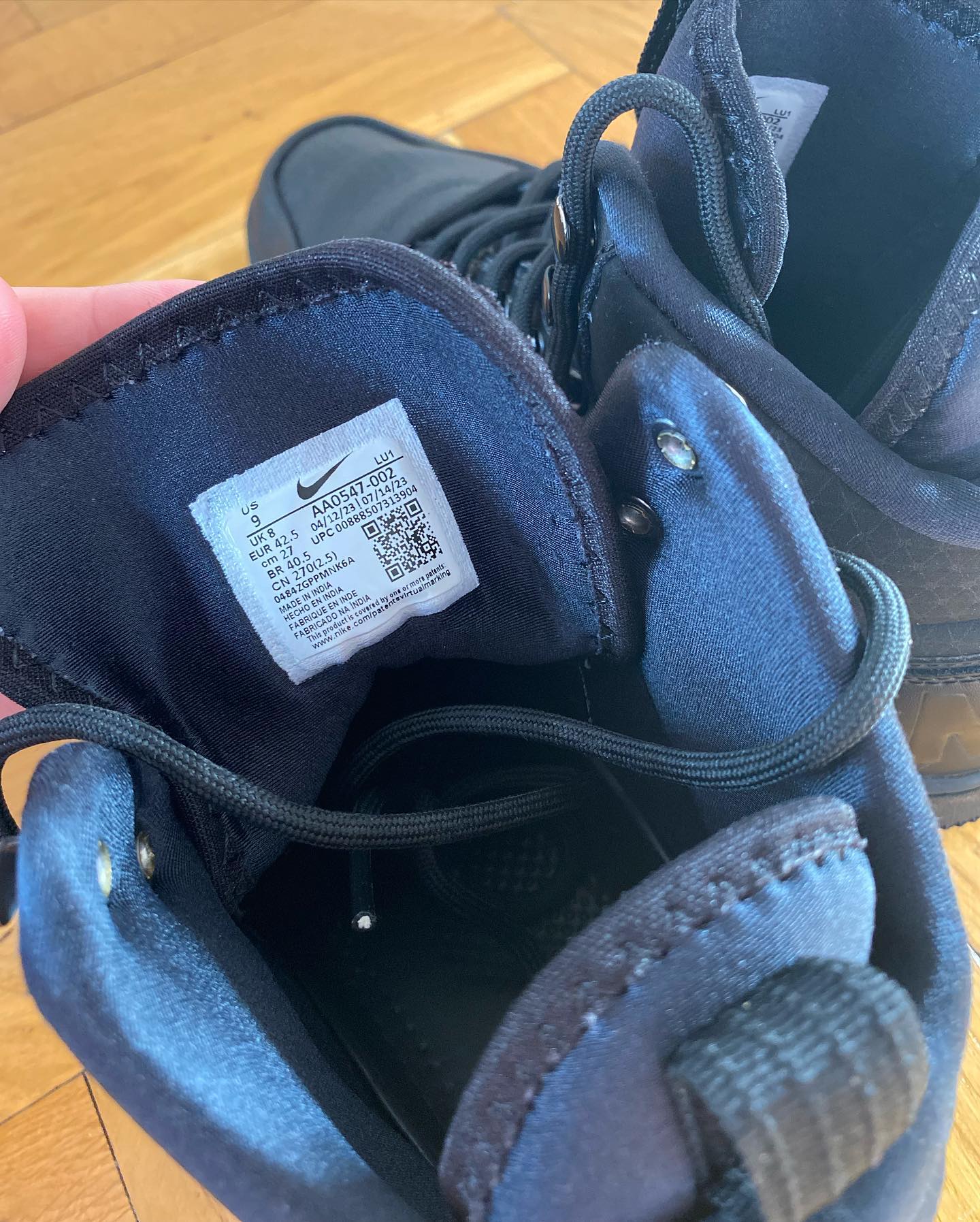 Atlete Nike të zeza të larta – Thrift Shop Kosova (4)