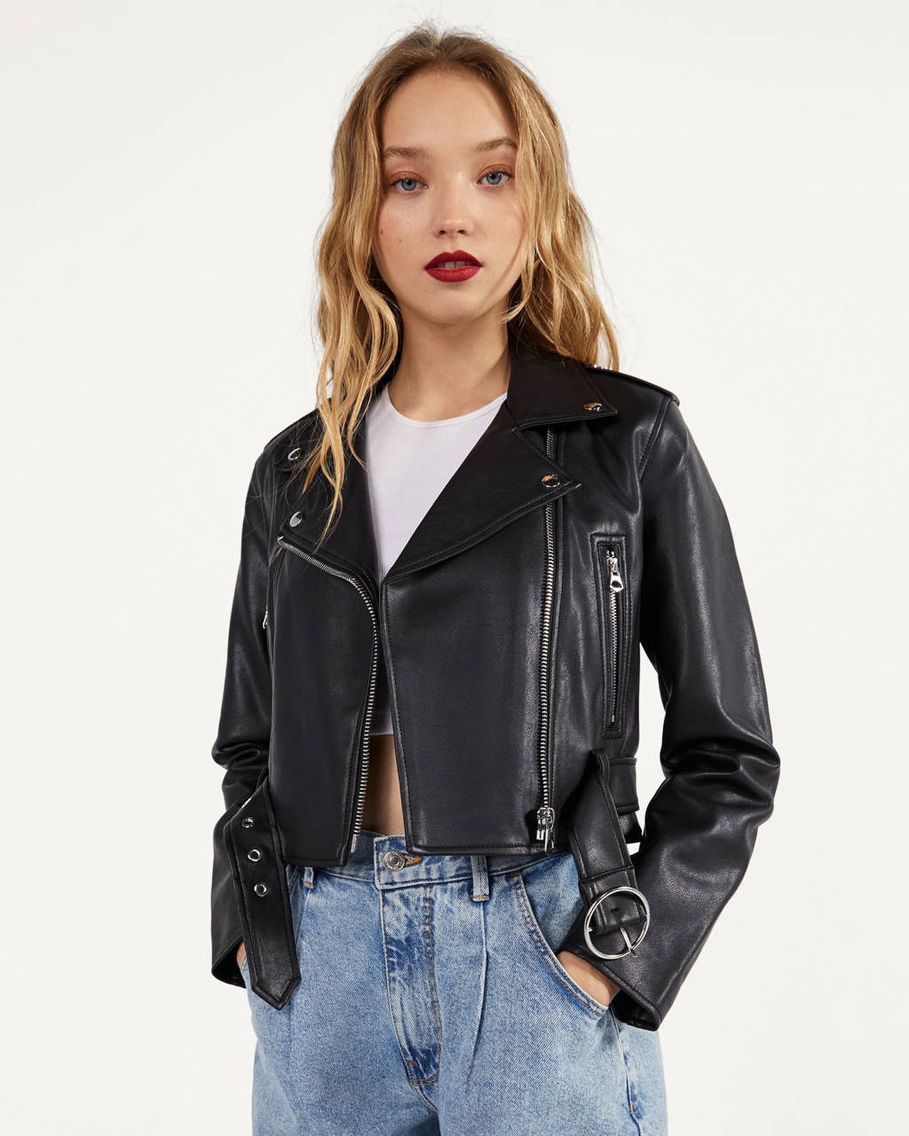 Jakne lëkure e zezë Bershka L – Thrift Shop Kosova