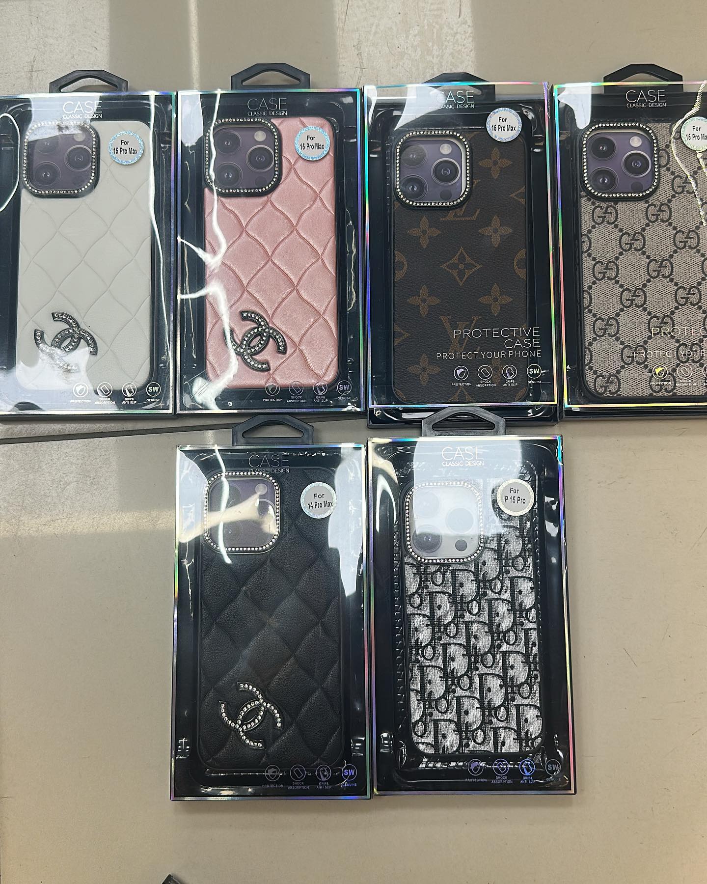 Kapakë luksoz celulari me dizajne markash – T Mobile Shop