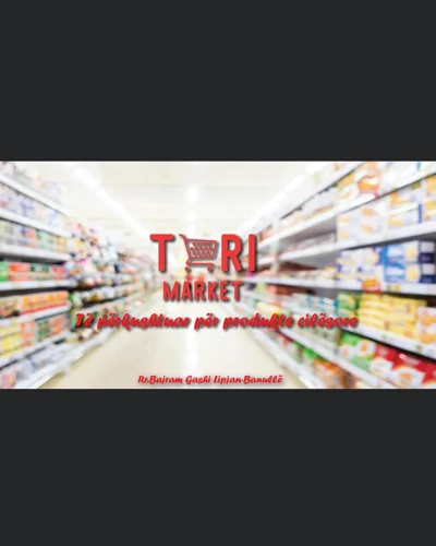 Rafte me produkte në supermarket