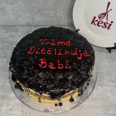 Tortë ditëlindjeje me çokollatë