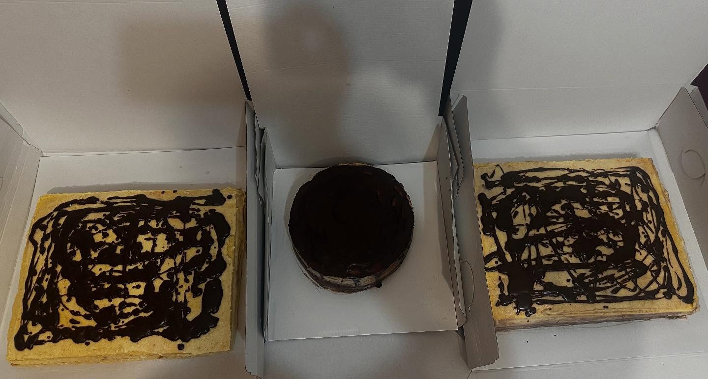 Ëmbëlsira me çokollatë në tabaka – Torte me porosi