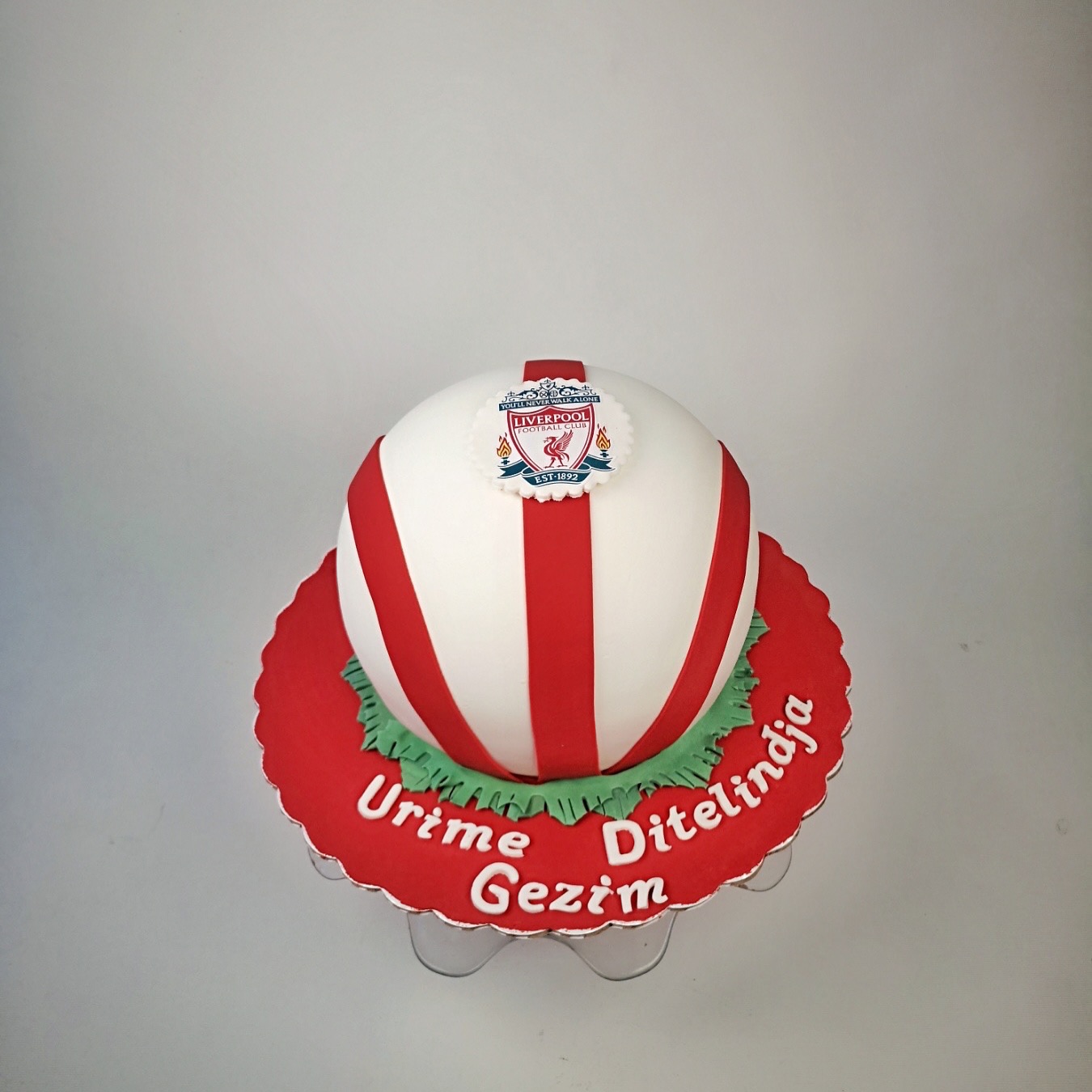 Tortë për djem në formë topi futbolli – Torte me porosi - Kiki Cake