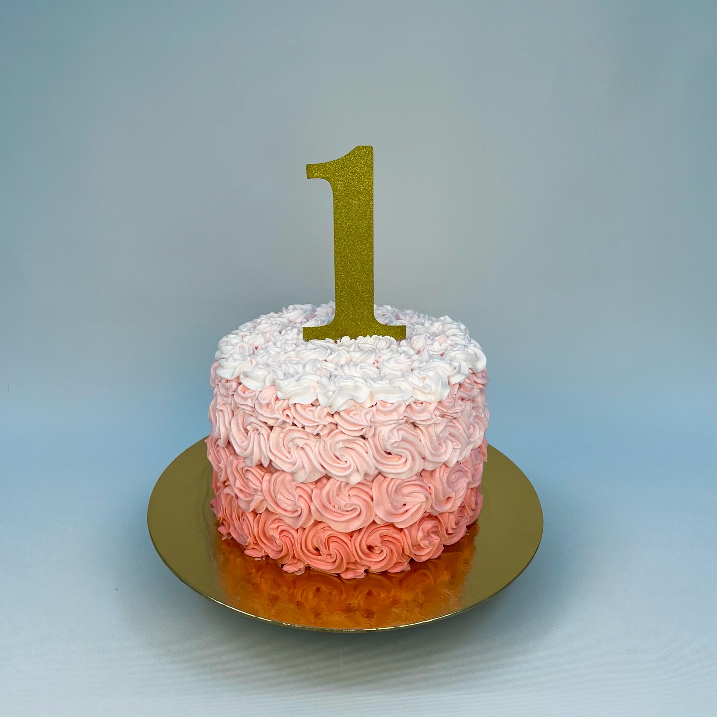 Tortë rozë për vajza me numrin 1 – Torte me porosi - Kiki Cake
