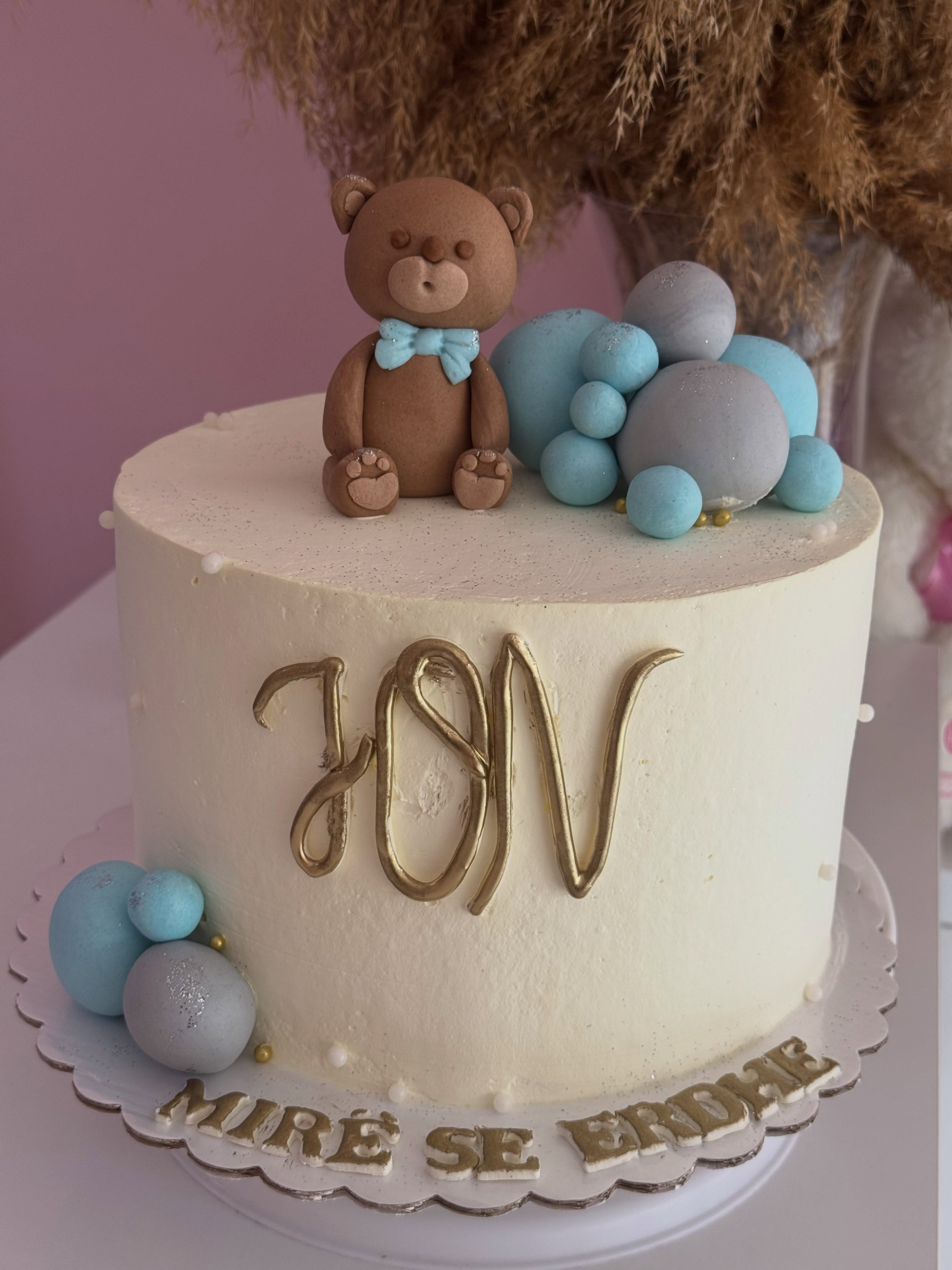 Tortë e bardhë mirëseardhjeje për bebe me arush – 𝗧𝘄𝗶𝗻𝘀 𝗗𝗲𝘀𝘀𝗲𝗿𝘁