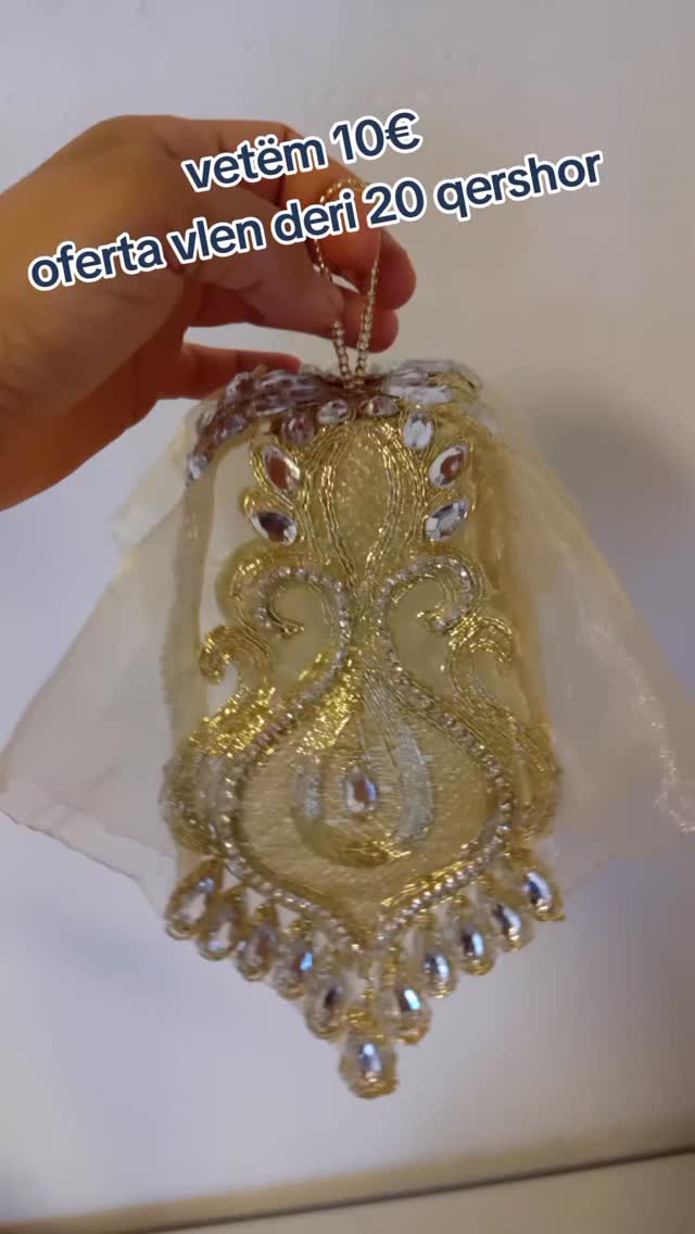 Zbukurim ari me gurë për veshje tradicionale – veshje.Prizren