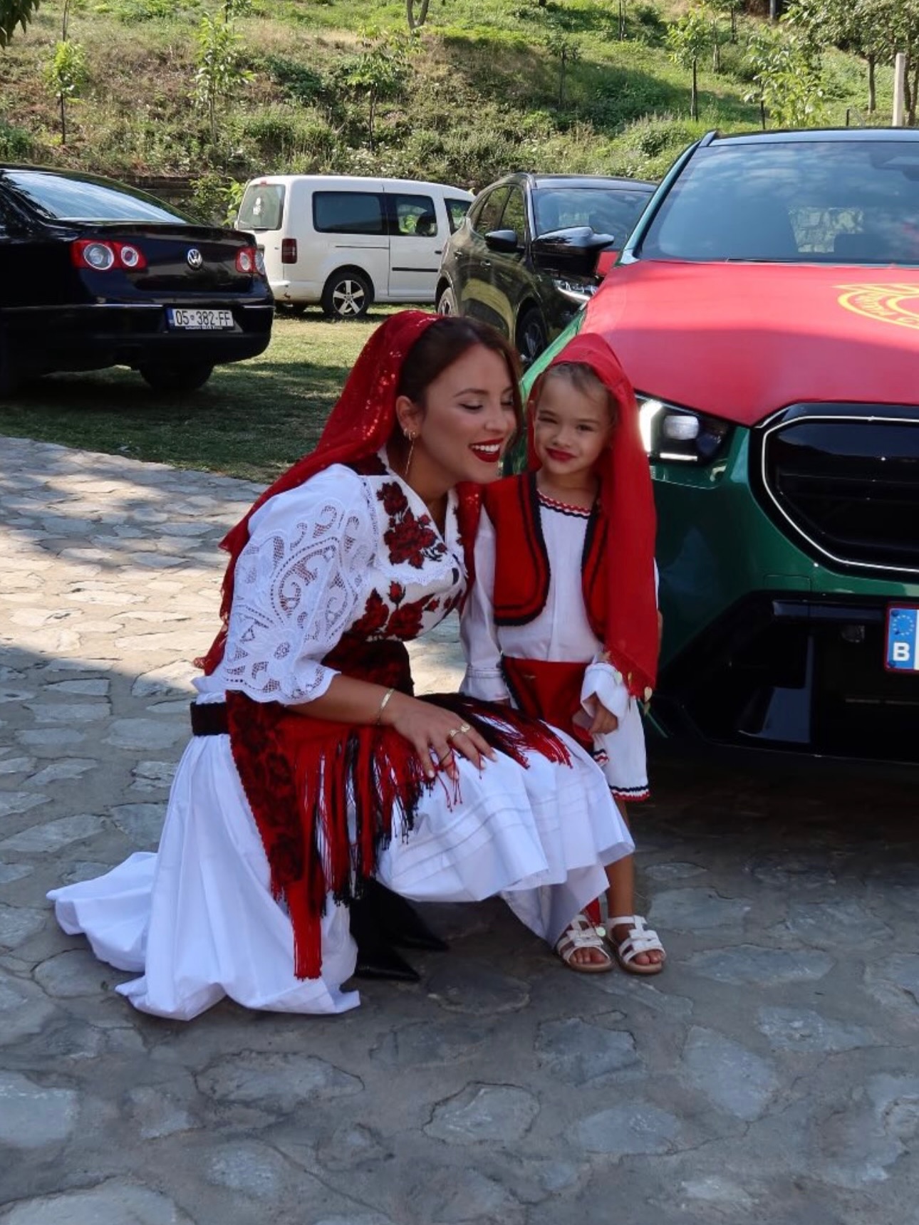 Veshje tradicionale e Rugovës me porosi – 𝐕𝐄𝐒𝐇𝐉𝐄 𝐊𝐎𝐌𝐁𝐄𝐓𝐀𝐑𝐄 𝐑𝐔𝐊𝐄 𝐆𝐀𝐒𝐇𝐈 𝐒𝐇𝐀𝐓𝐑𝐈 (3)