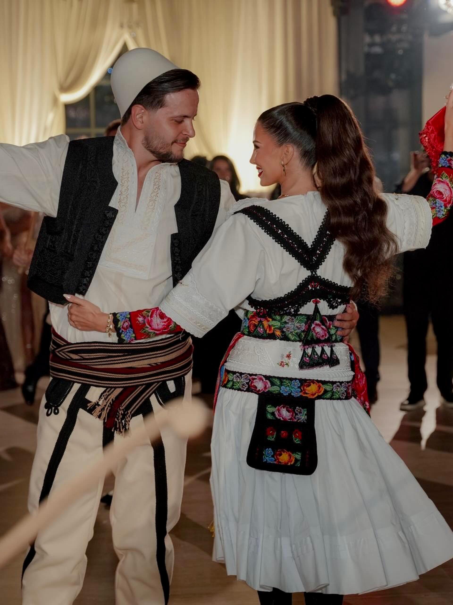 Veshje tradicionale e Rugovës për burra dhe gra – Veshje Tradicionale Rugovase🇦🇱 (2)
