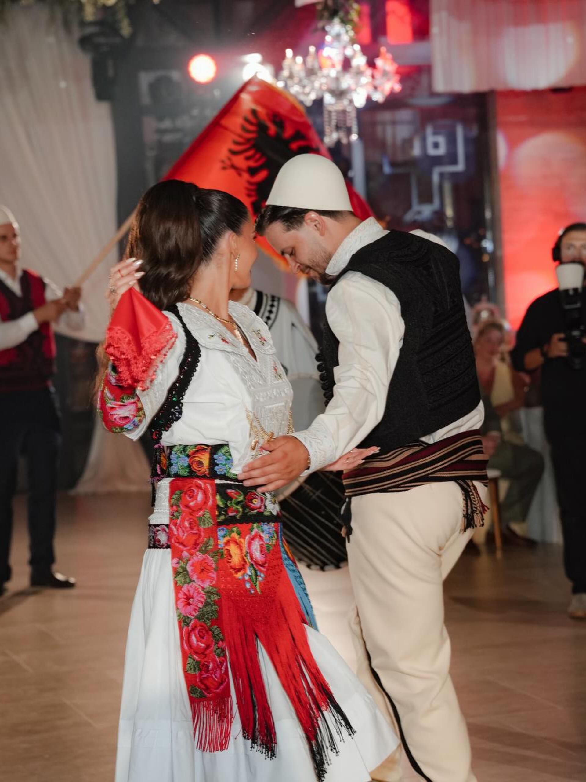 Veshje tradicionale e Rugovës për burra dhe gra – Veshje Tradicionale Rugovase🇦🇱 (4)