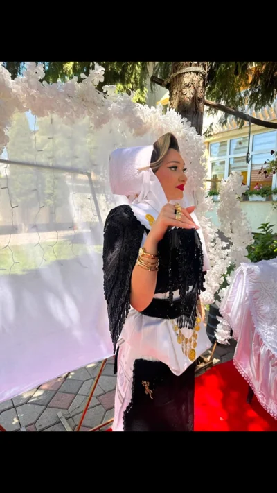 Veshje tradicionale nuseje me qira