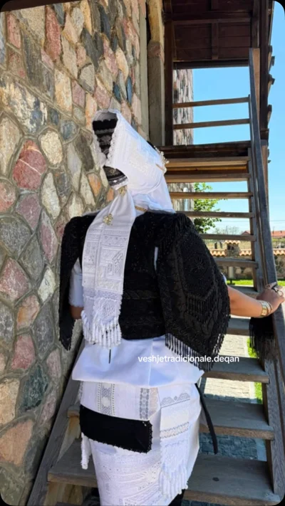 Jelek tradicional i zi për nuse