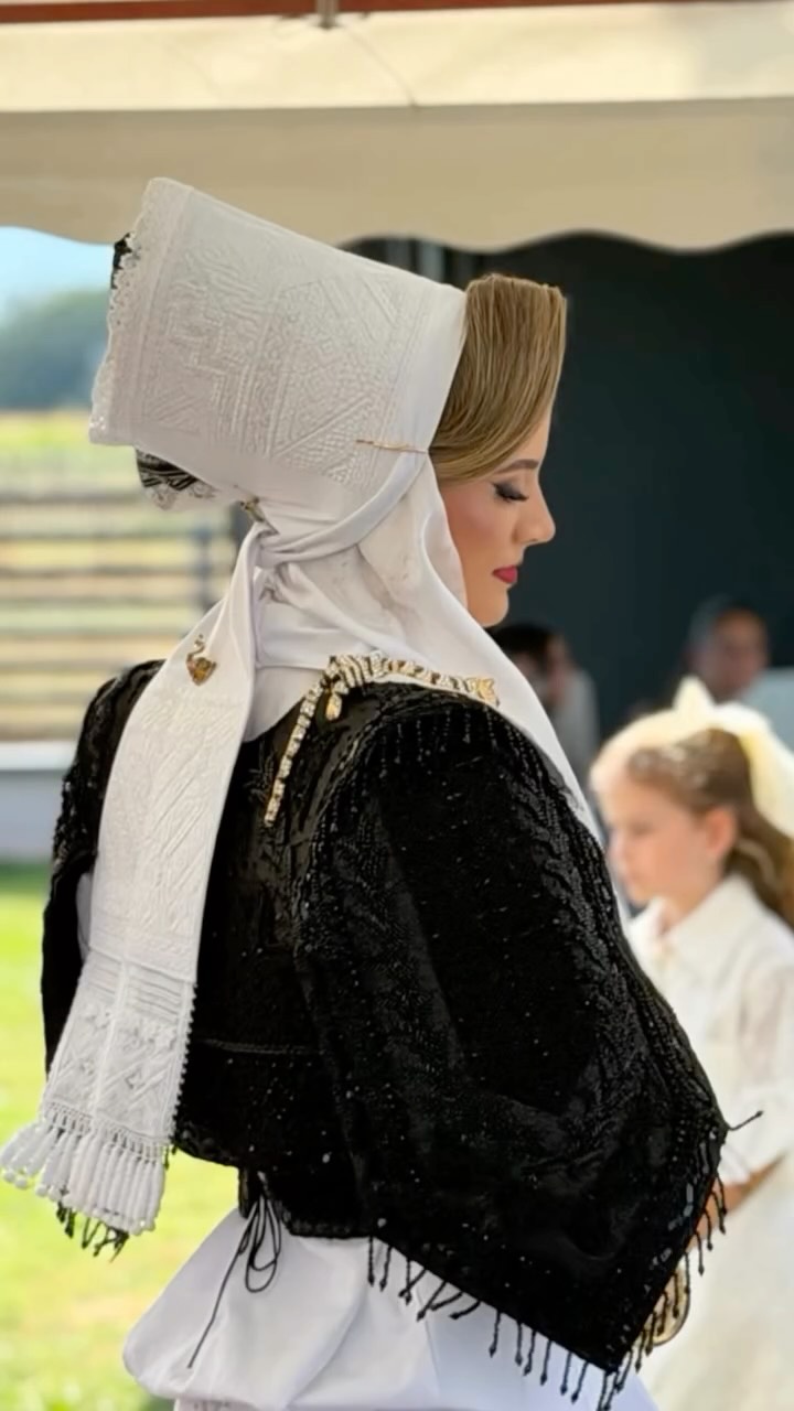 Jelek tradicional i zi për nuse – Tradicional_Deçan