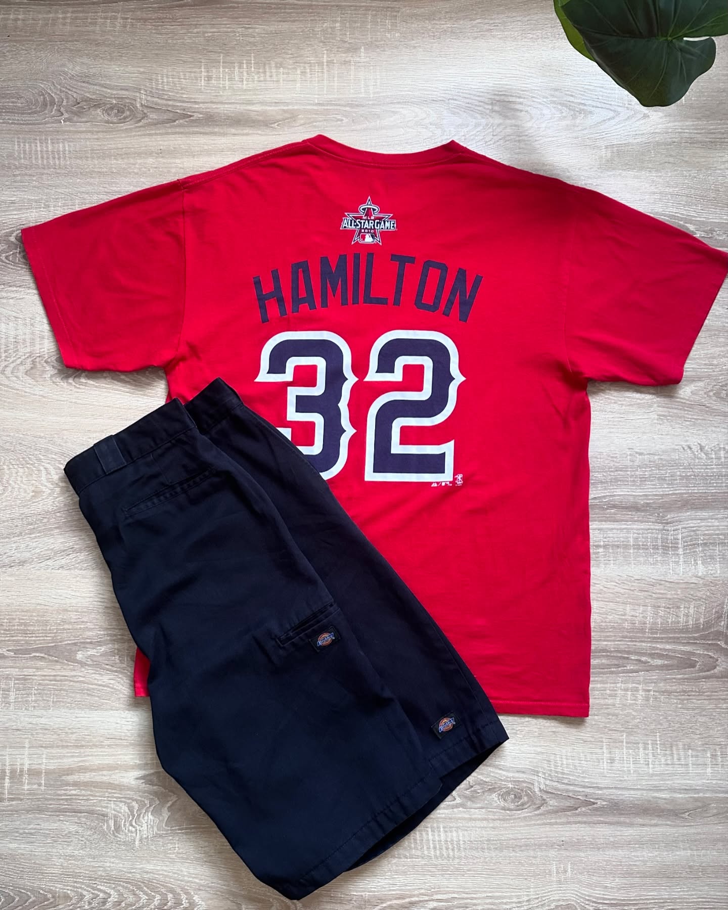 Bluzë e kuqe Hamilton 32 dhe shorce Dickies – Streetwear | Vintage clothing