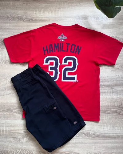 Bluzë e kuqe Hamilton 32 dhe shorce Dickies